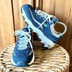 Skechers D’Lites NWOT Life Saver Navy Sneakers Wide Fit Size 6.5